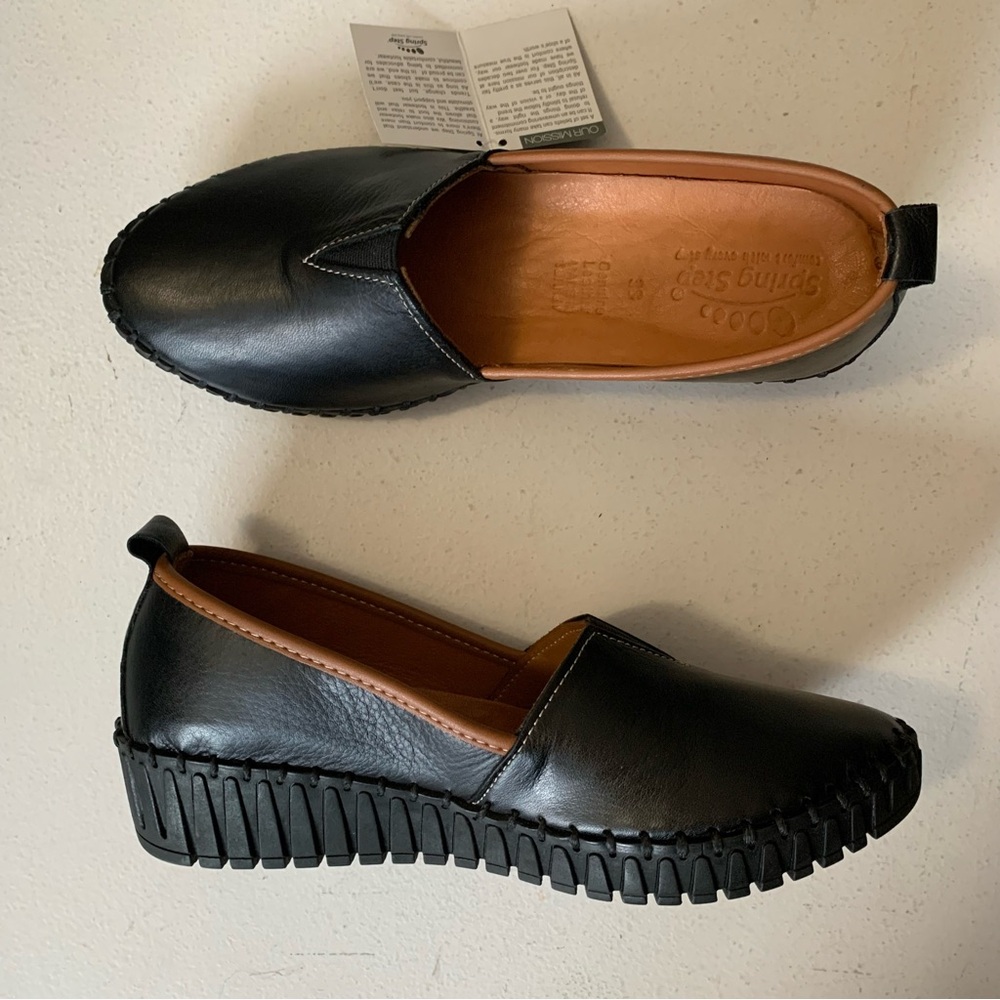 Spring Step Black Leather Women's Flats